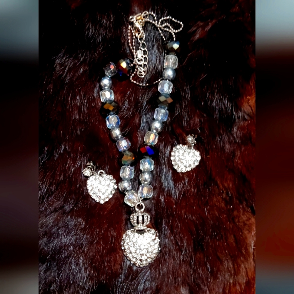 Hand crafted bling necklace and earrings!